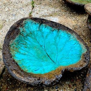 Cast Concrete Rhubarb Leaf Bath